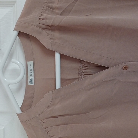 HINGE V NECK CAP SLEEVE TAN BLOUSE - Picture 2 of 4